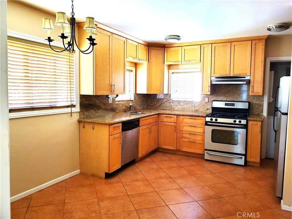 10832 Westminster Ave - Photo 4 of 9