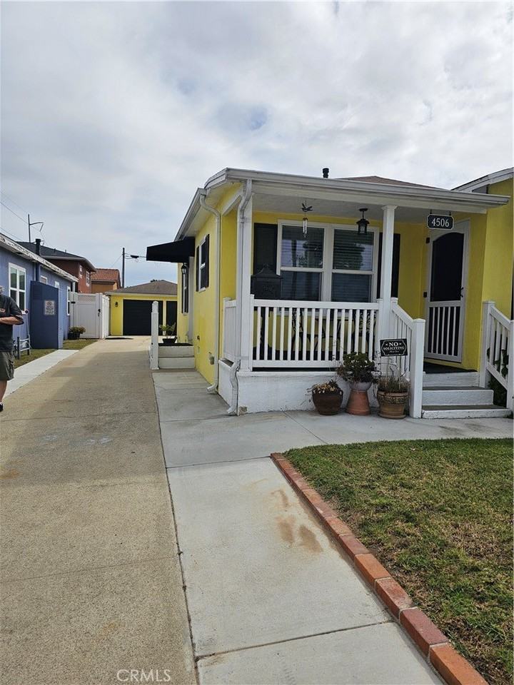 4506 W 170th St - Photo 3 of 15