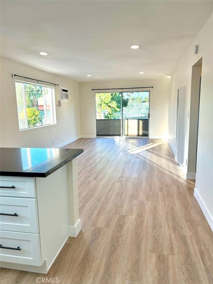 2728 Crestmoore Pl #3 - Photo 5 of 14