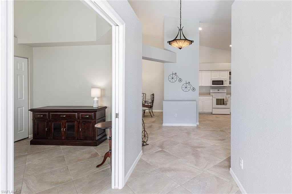 5502 Greenwood Cir #1 - Photo 4 of 22