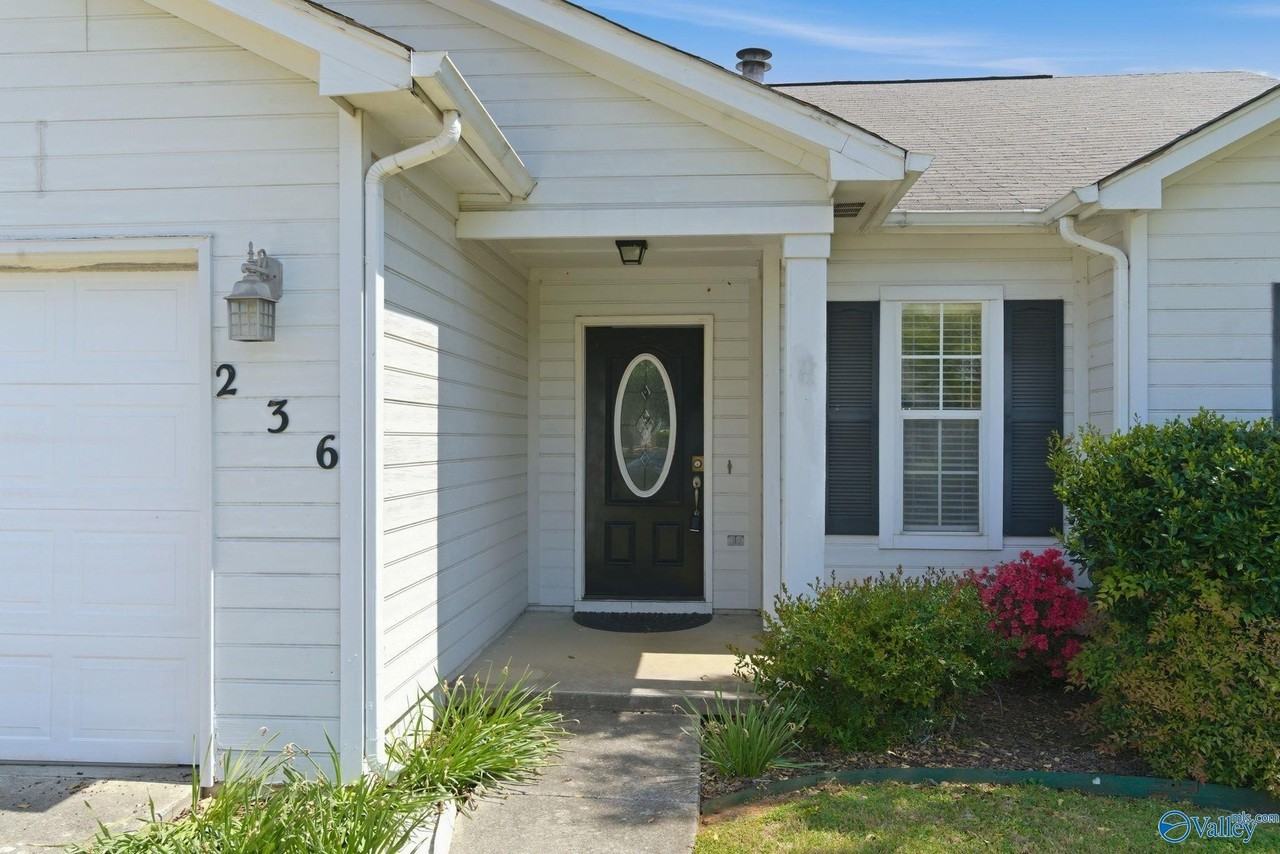 236 River Oaks Dr - Photo 3 of 26