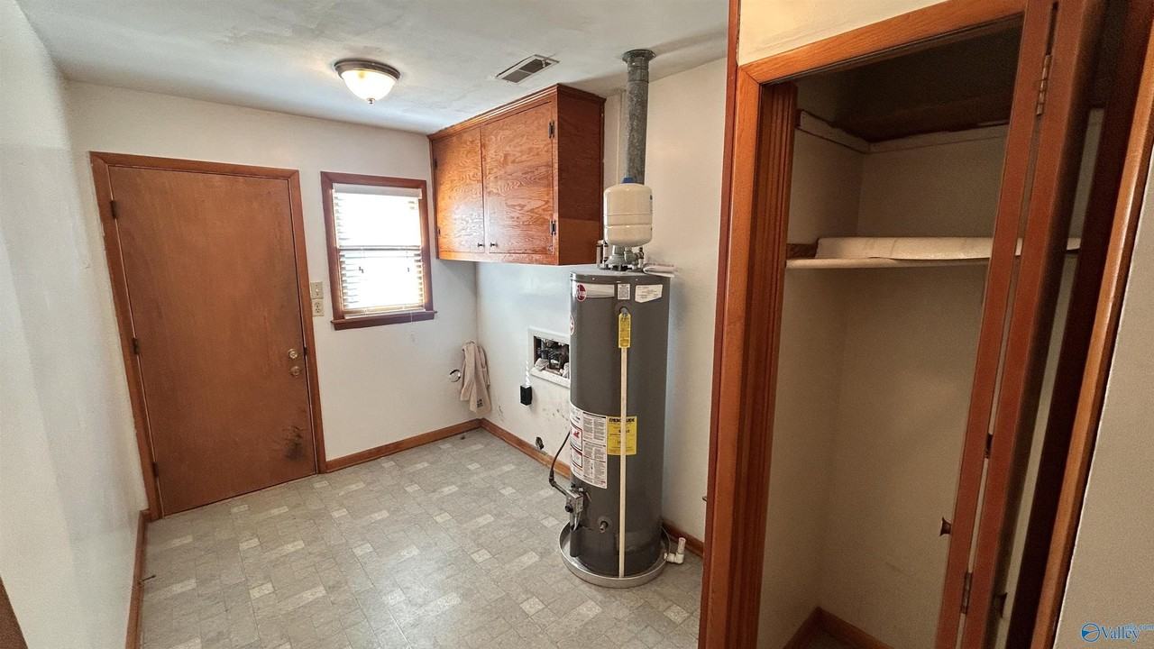 2106 Giles Dr Ne - Photo 7 of 25