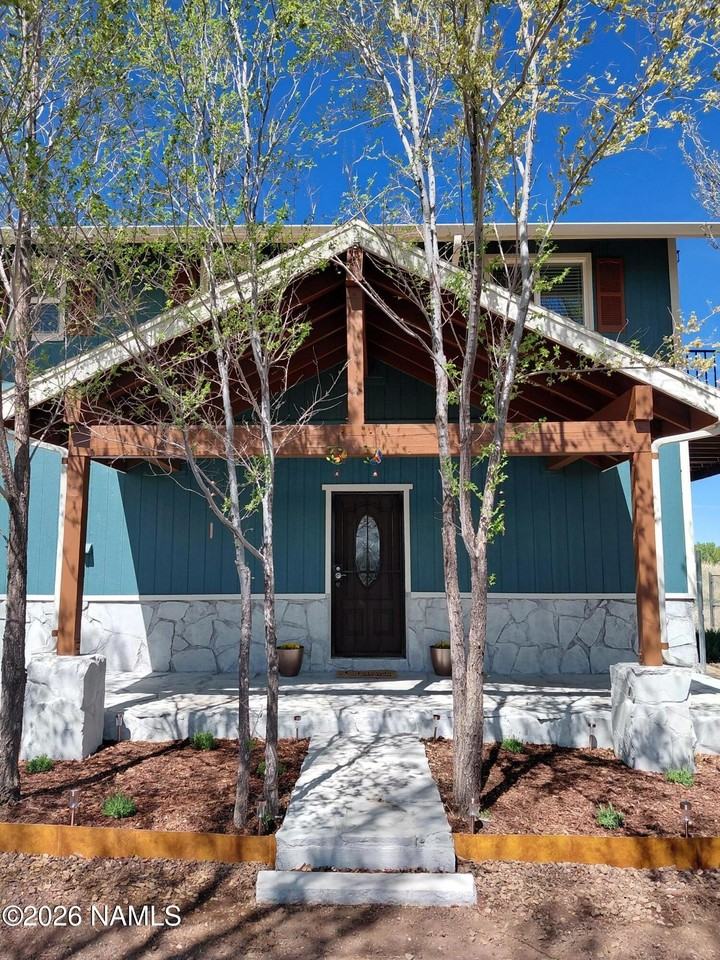 11285 Homestead Ln - Photo 2 of 38