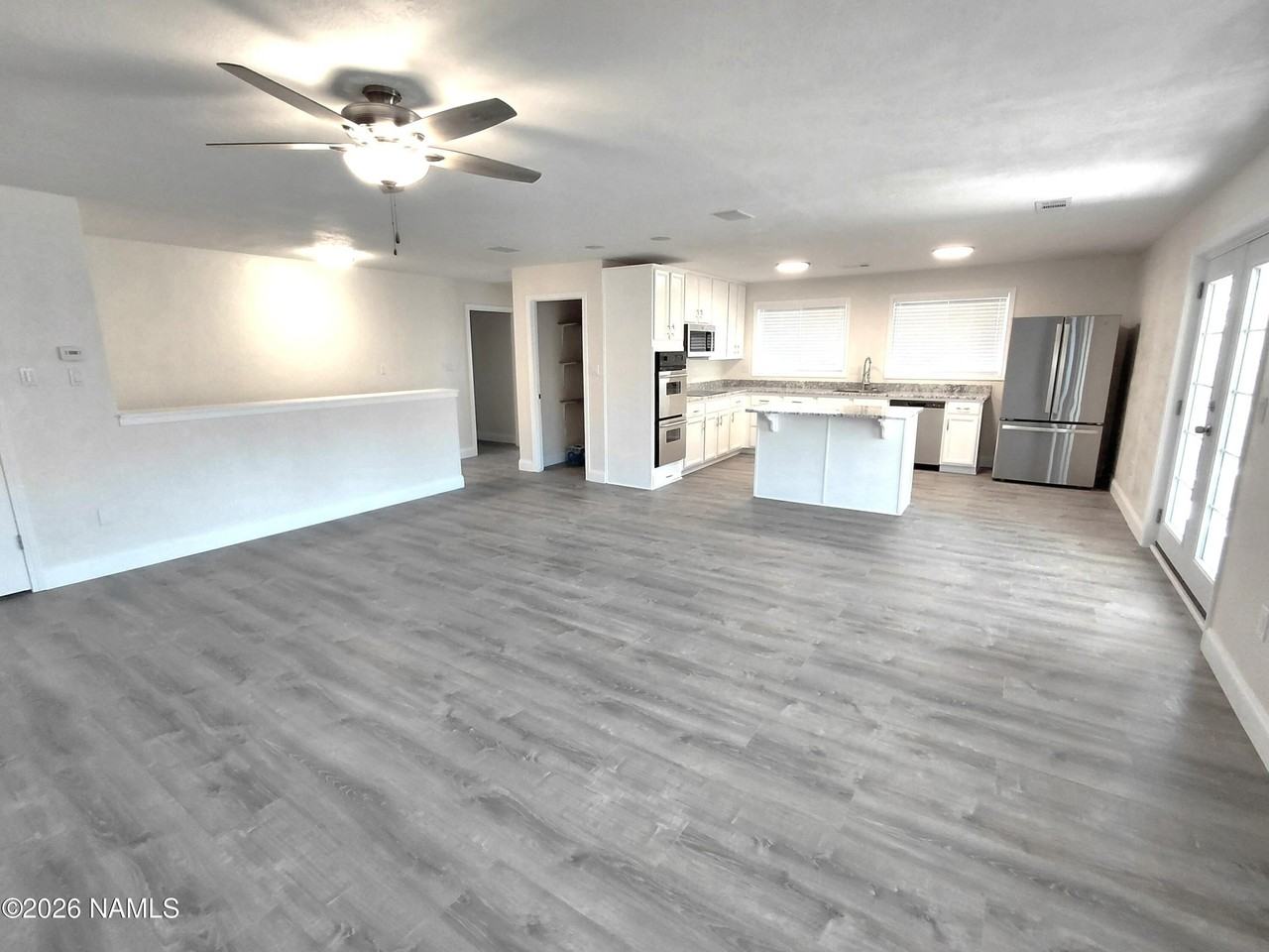 11285 Homestead Ln - Photo 4 of 38