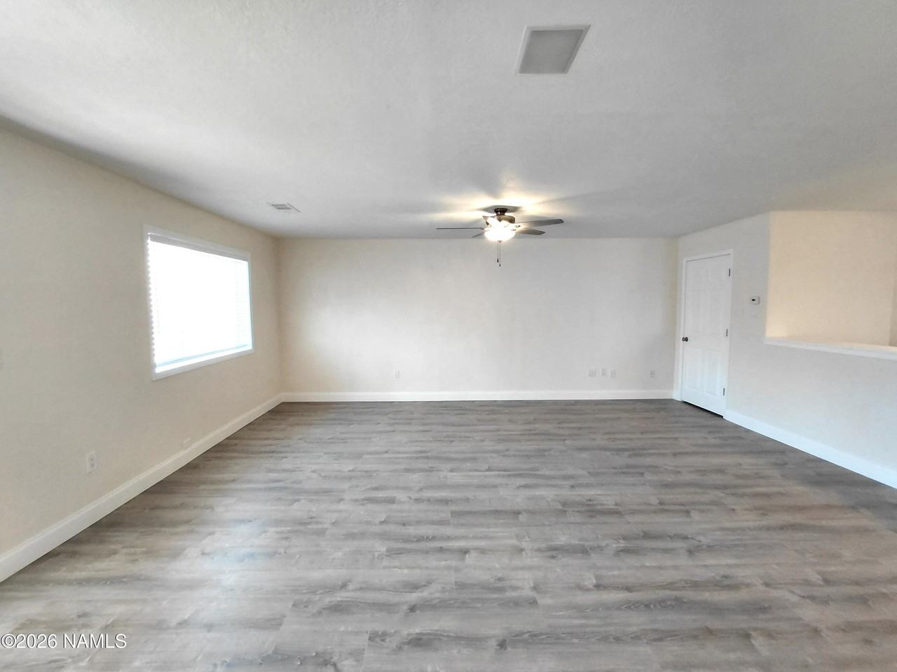 11285 Homestead Ln - Photo 5 of 38