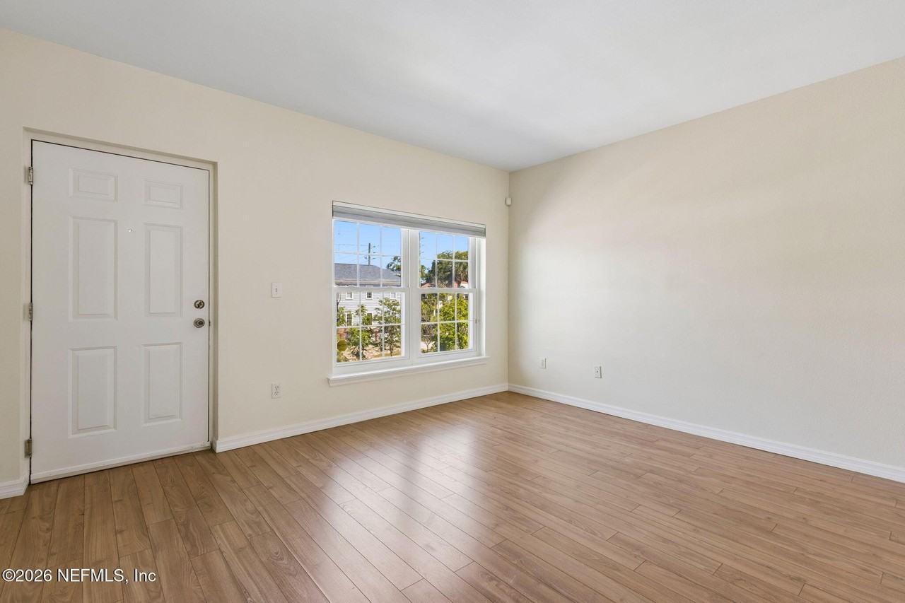 506 N Liberty St - Photo 4 of 31