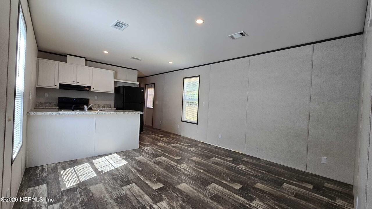 1726 Bermuda Rd - Photo 4 of 18