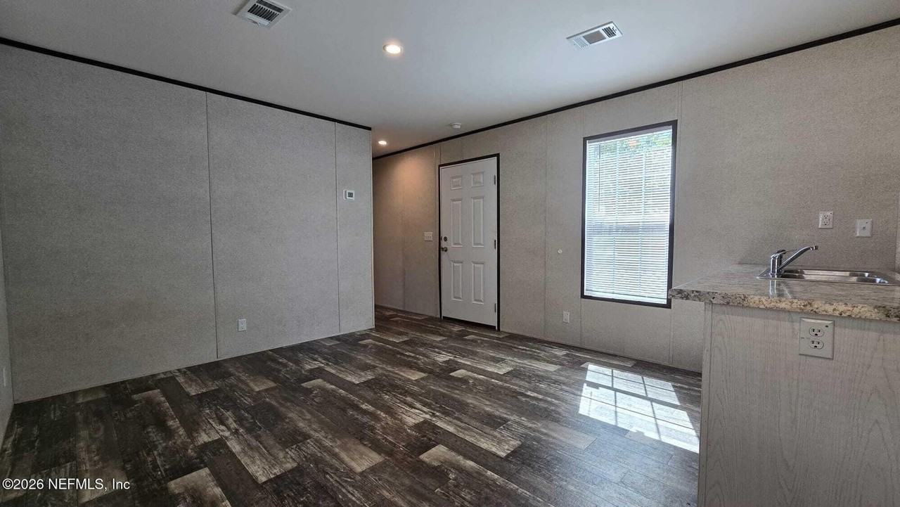 1726 Bermuda Rd - Photo 6 of 18