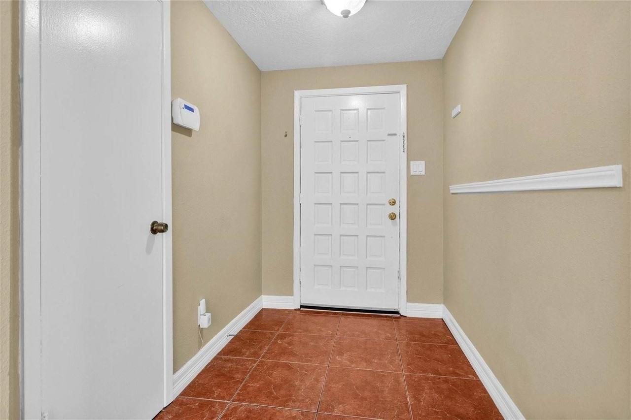 13818 Towne Way Dr - Photo 2 of 29