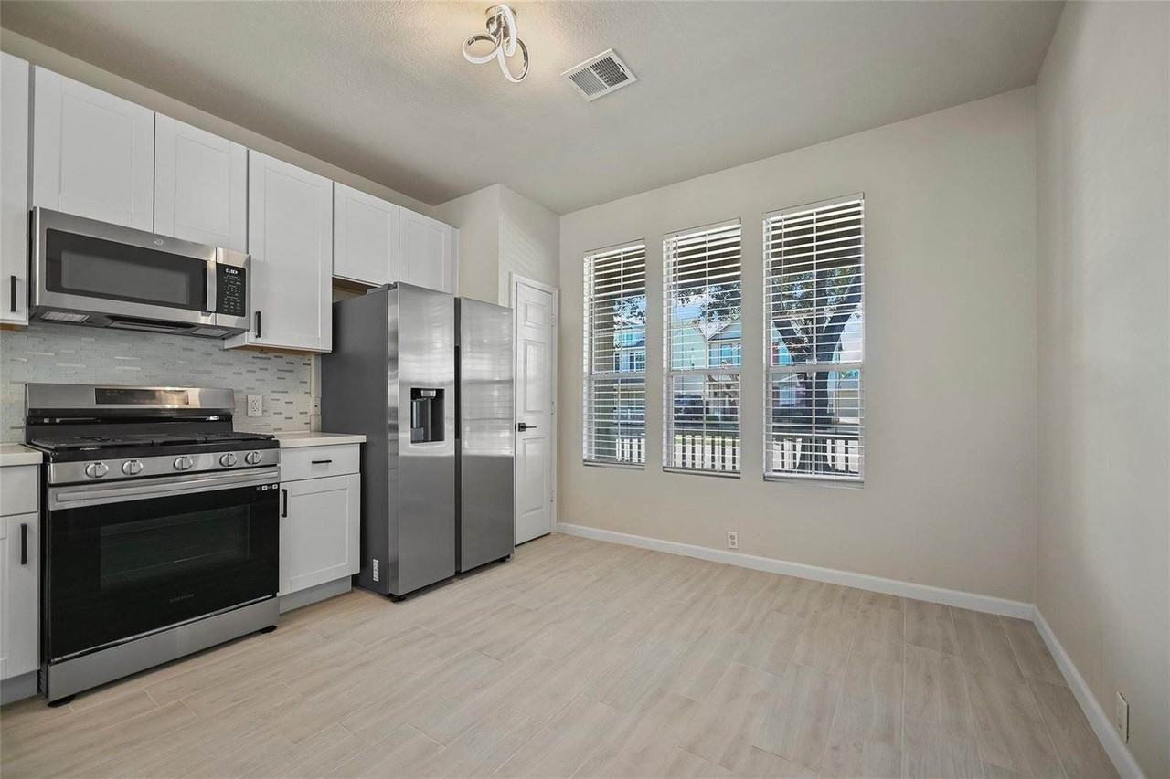 9718 Coyote Creek Dr - Photo 7 of 32