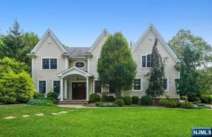 featured image of 85 Everett St