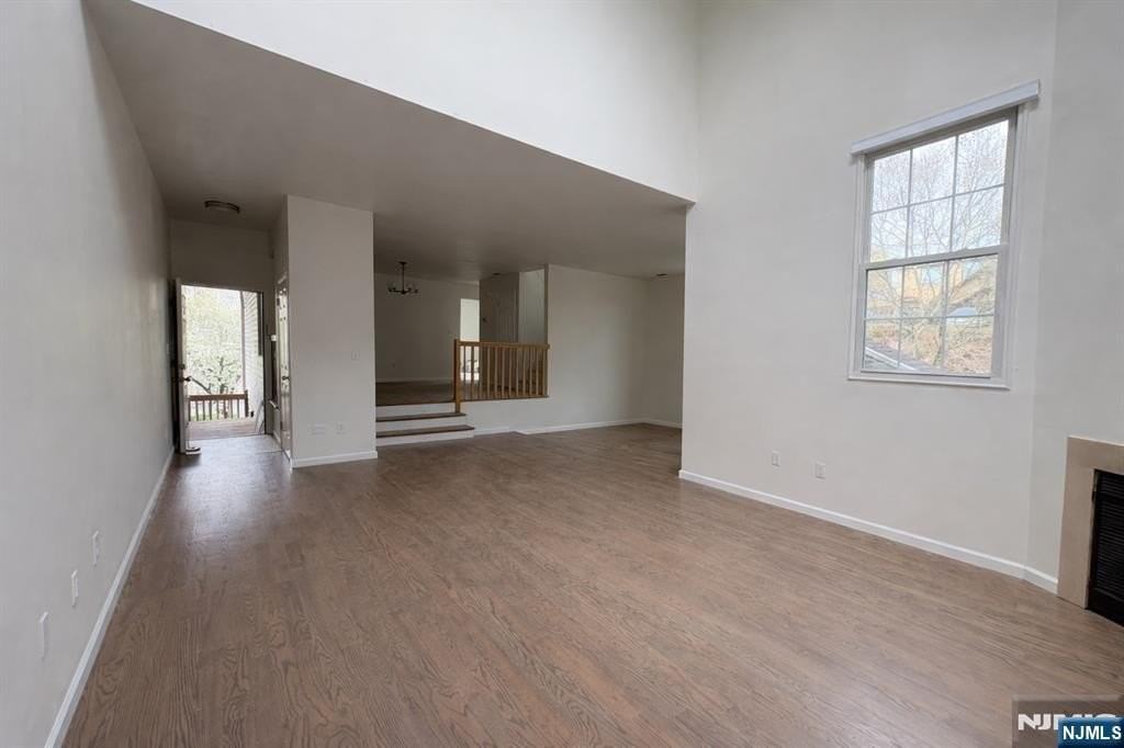 577 Windsor Dr - Photo 3 of 21