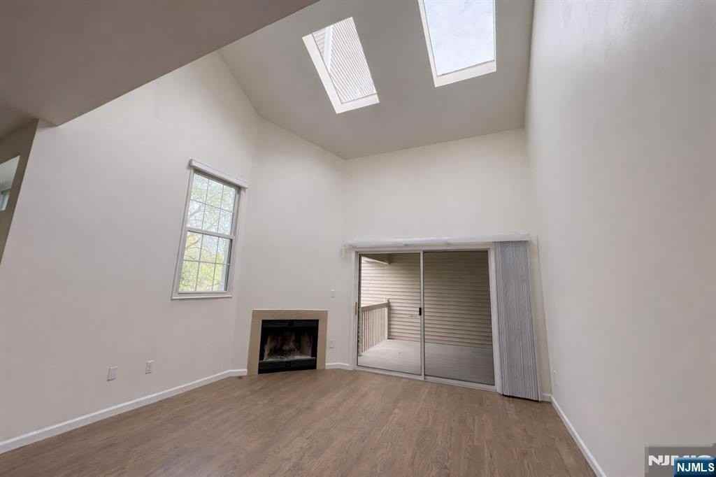 577 Windsor Dr - Photo 5 of 21