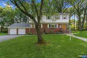 featured image of 72 Prospect St