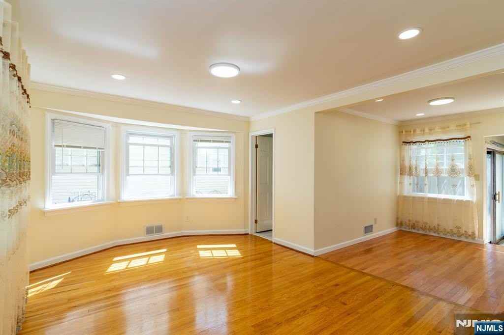 397 Hickory Ave - Photo 3 of 14