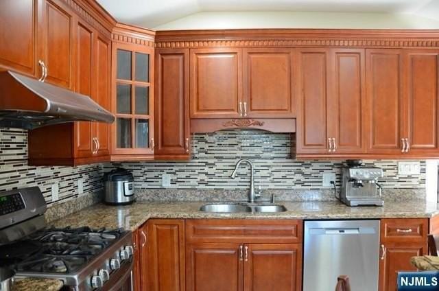 397 Hickory Ave - Photo 7 of 14