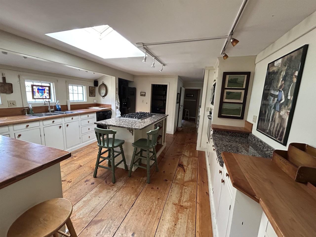 266 N Haverhill Rd - Photo 4 of 41