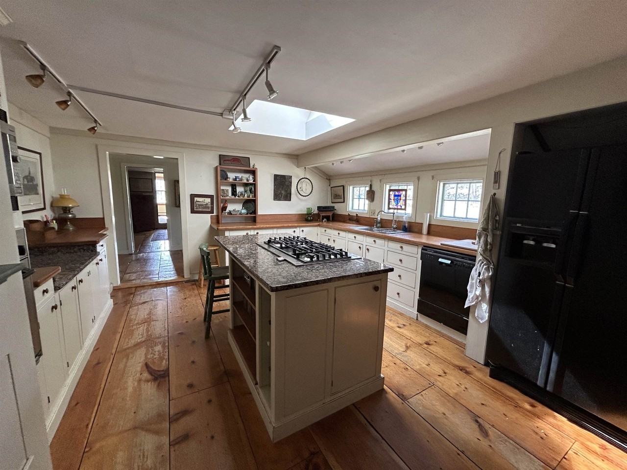 266 N Haverhill Rd - Photo 5 of 41