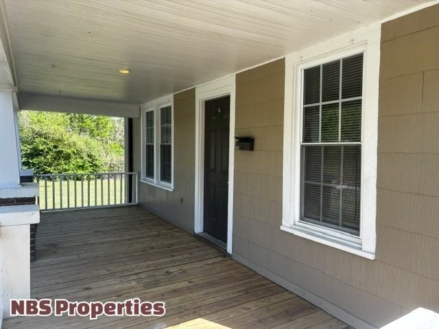 320 E Glenwood Ave #1 - Photo 2 of 32