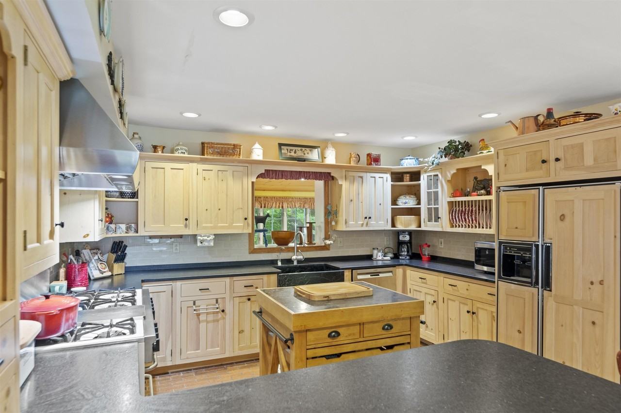 37 Burnt Hill Rd - Photo 6 of 48