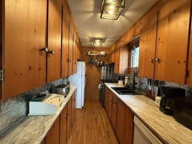 702 Little Sunapee Rd - Photo 2 of 14