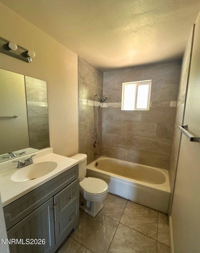 2455 Kings Row - Photo 5 of 6