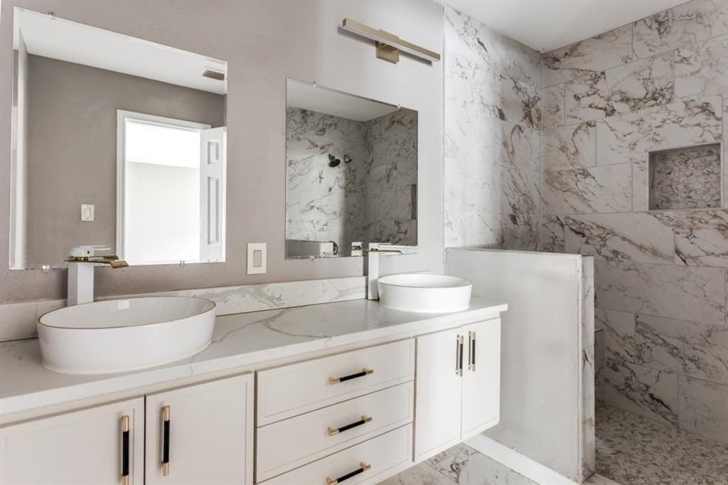 1612 Woodview Dr - Photo 3 of 10