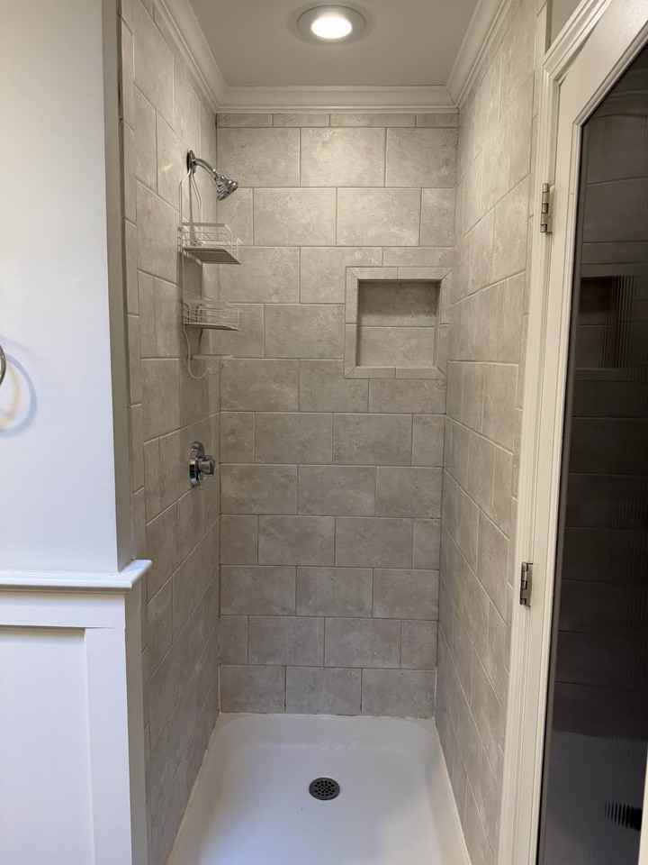 873 Farmington Ave #2 - Photo 3 of 7