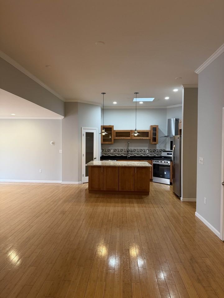 873 Farmington Ave #2 - Photo 5 of 7