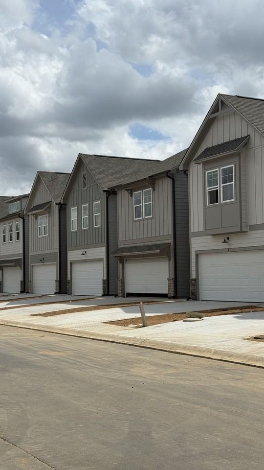 299 Summit View Lane - 1Unit 5 #1 - Photo 2 of 4