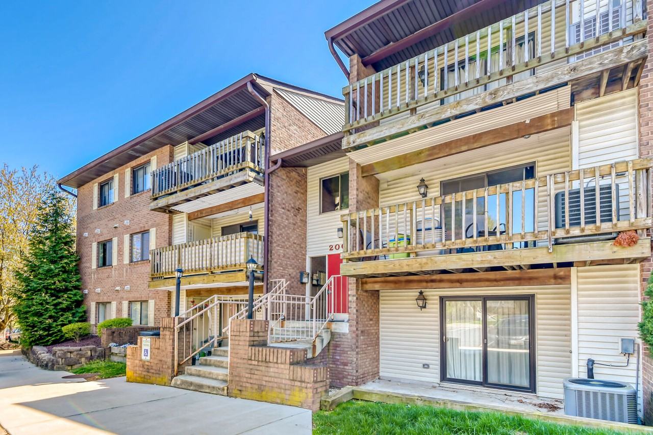 2005 Magnolia Woods Ct #E - Photo 2 of 29