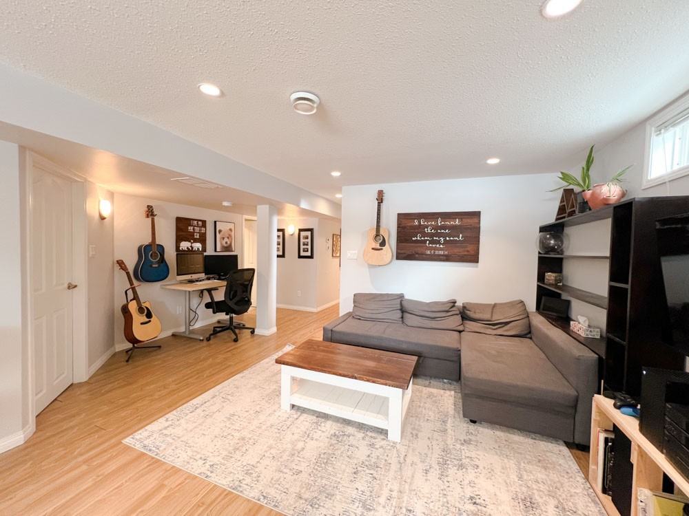 9 Morgan Cres - Photo 4 of 10