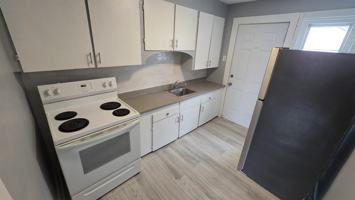 featured image of 274 Robinson St #274B