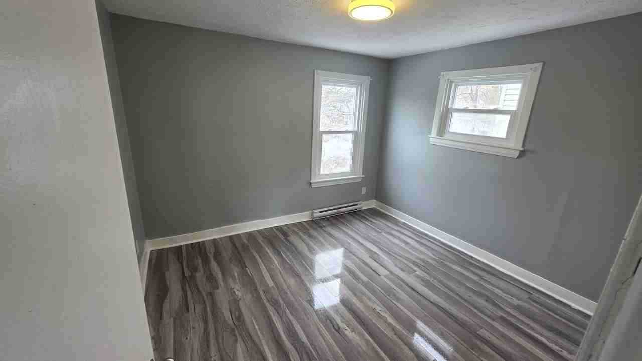 274 Robinson St #274B - Photo 3 of 11