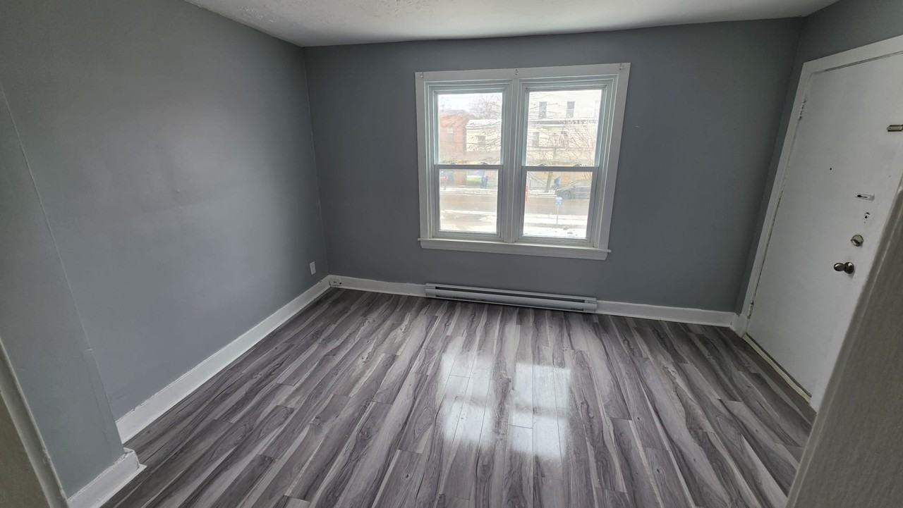 274 Robinson St #274B - Photo 4 of 11