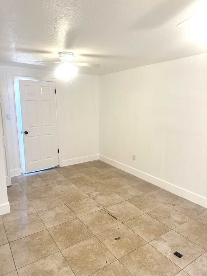 1335 Warrington Way #1 - Photo 4 of 10