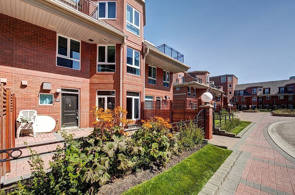 4203, 400 Eau Claire Ave Sw - Photo 2 of 47