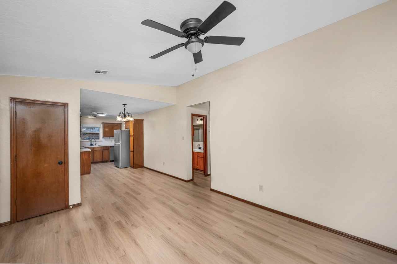 6111 Nw Maple Ave #1 - Photo 5 of 29