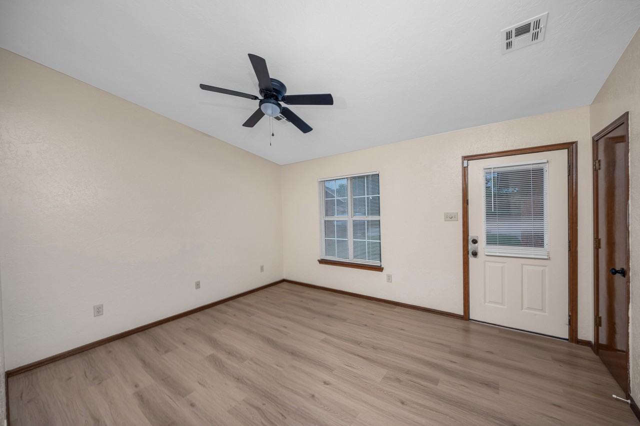 6111 Nw Maple Ave #1 - Photo 7 of 29