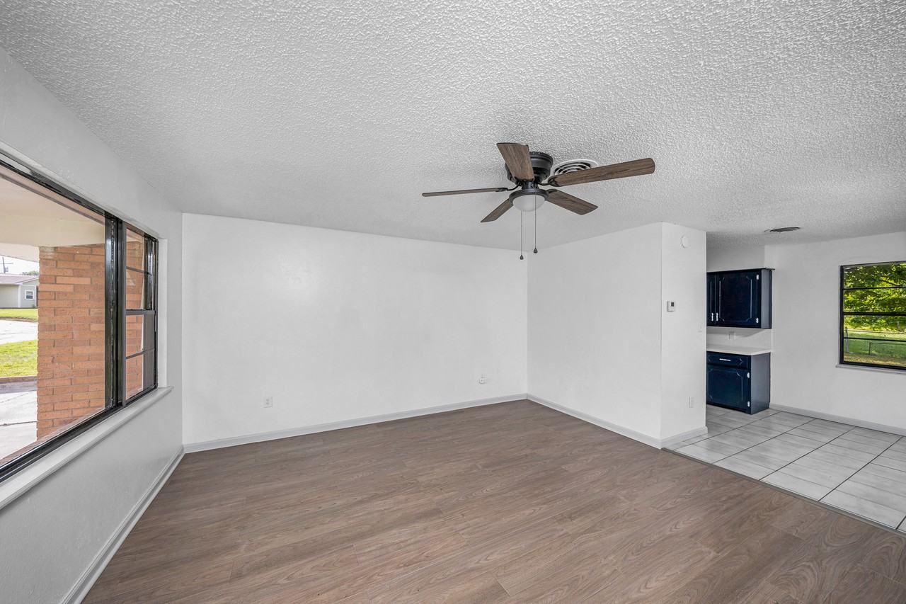 4303 Nw Williams Ave #1 - Photo 4 of 24