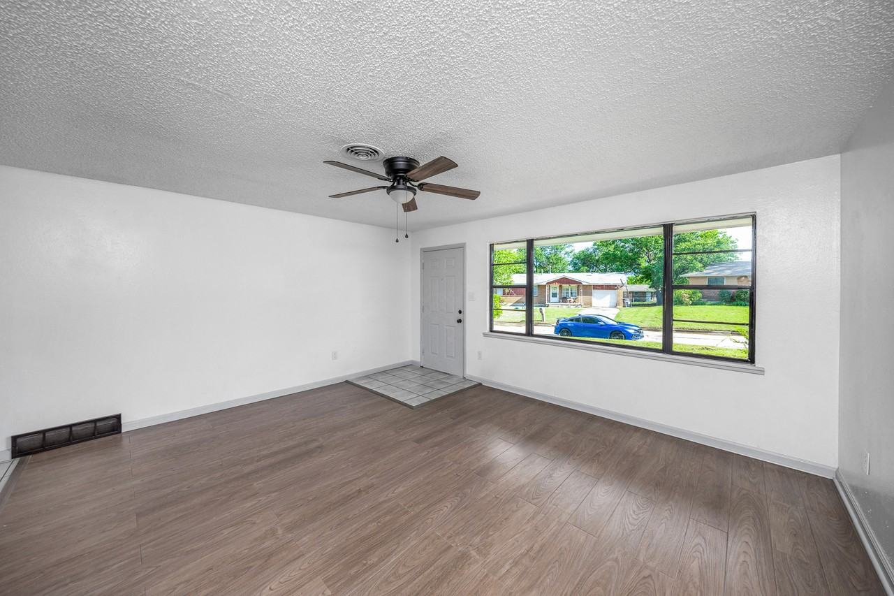 4303 Nw Williams Ave #1 - Photo 6 of 24