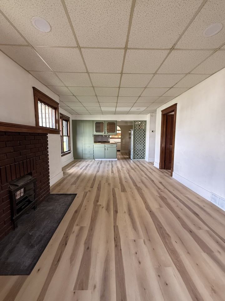 2232 Youngstown Rd Se #1 - Photo 2 of 9