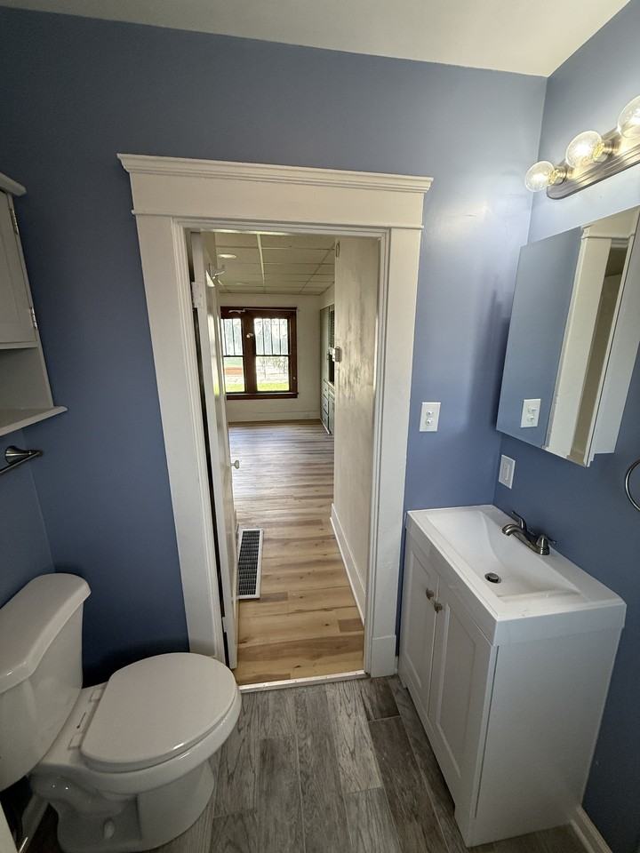 2232 Youngstown Rd Se #1 - Photo 4 of 9