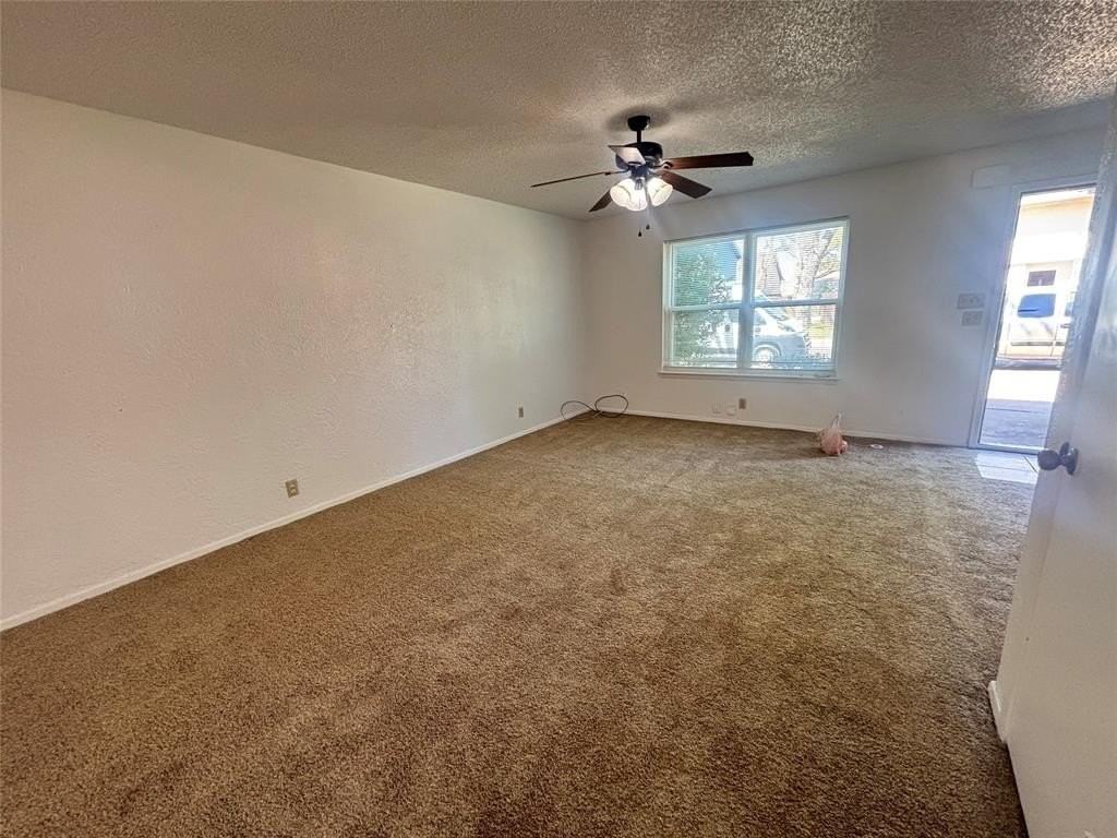 2426 N Graham Dr - Photo 2 of 10