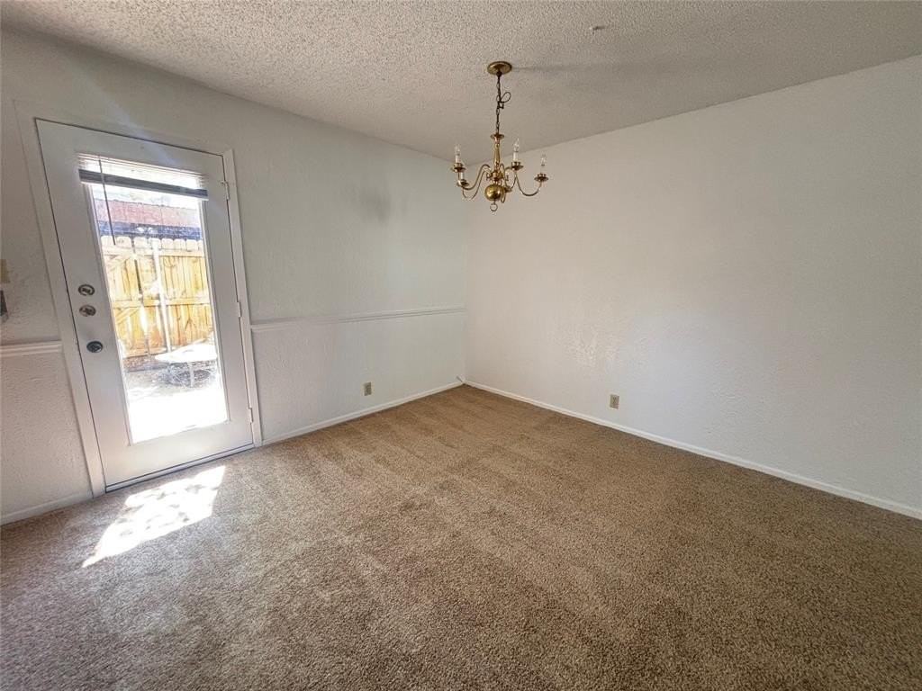 2426 N Graham Dr - Photo 4 of 10