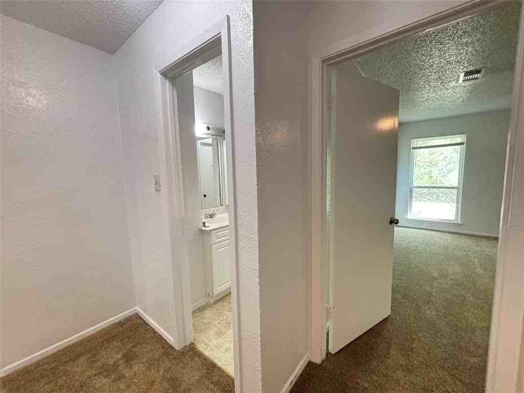 2426 N Graham Dr - Photo 5 of 10