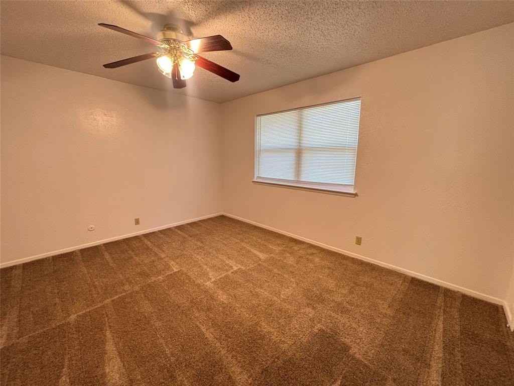 2426 N Graham Dr - Photo 6 of 10