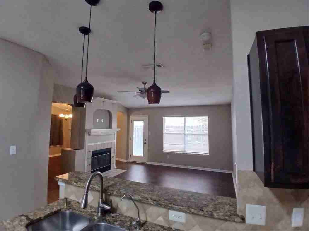 1416 Ross Dr - Photo 7 of 16