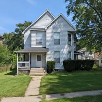 1219 1/2 S Chicago Ave - Photo 1 of 1