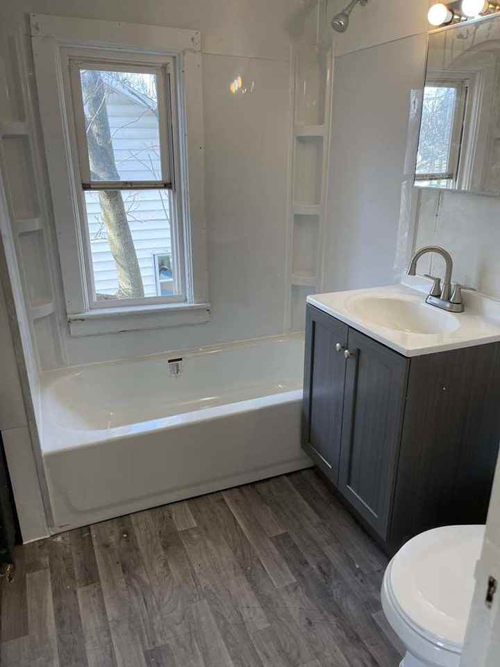 320 W Clark St #1 - Photo 5 of 15